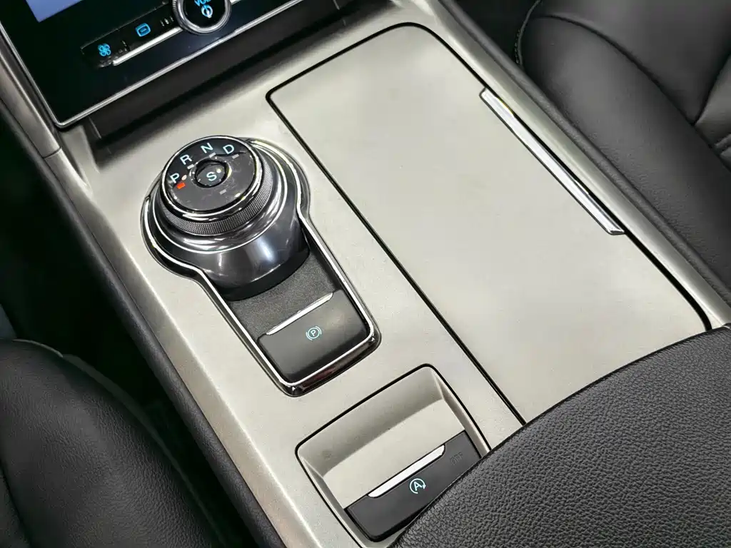 Ford Mondeo — миниатюра 10