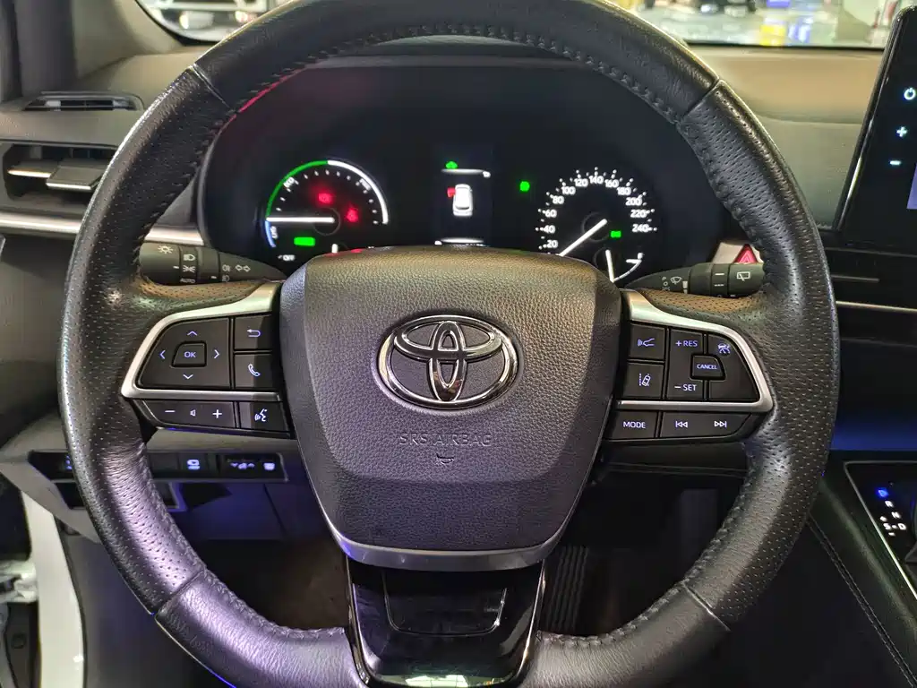 Toyota Sienna — миниатюра 7