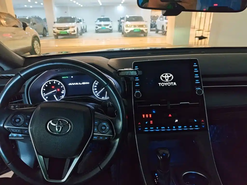 Toyota Avalon — миниатюра 12