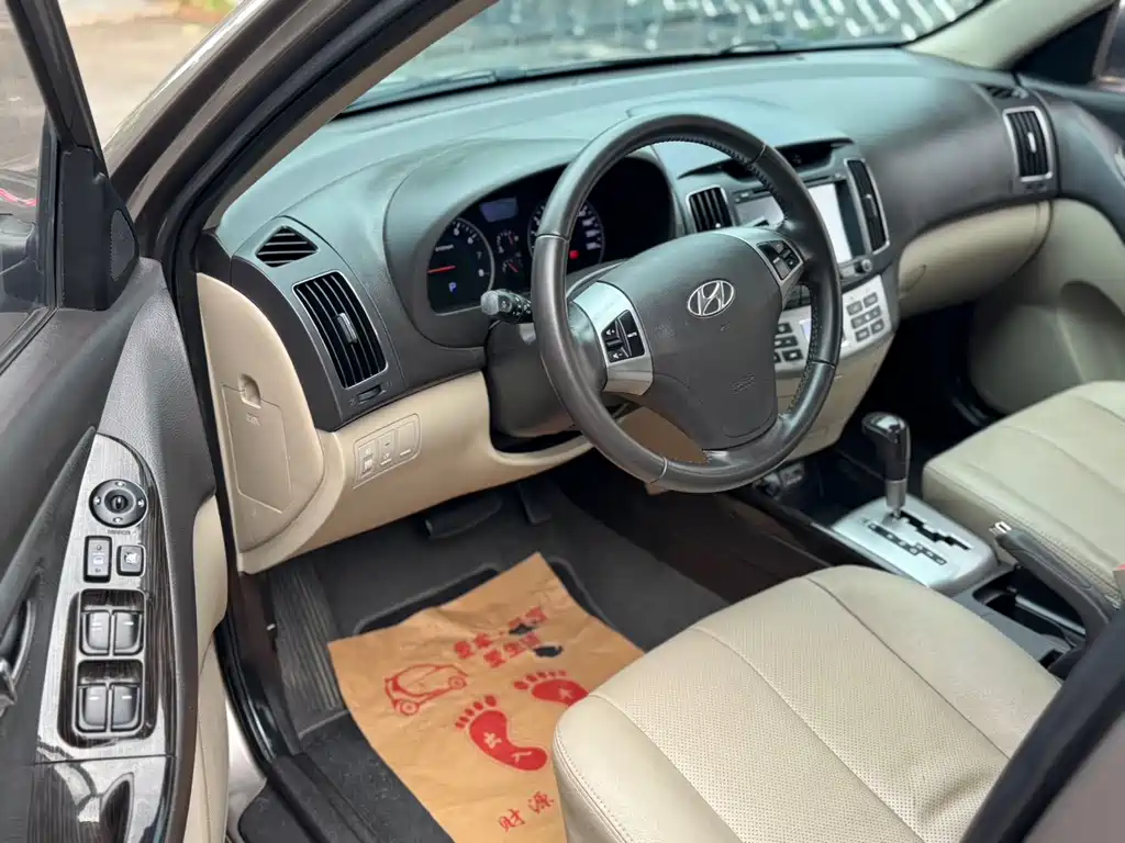 Hyundai Elantra — миниатюра 3