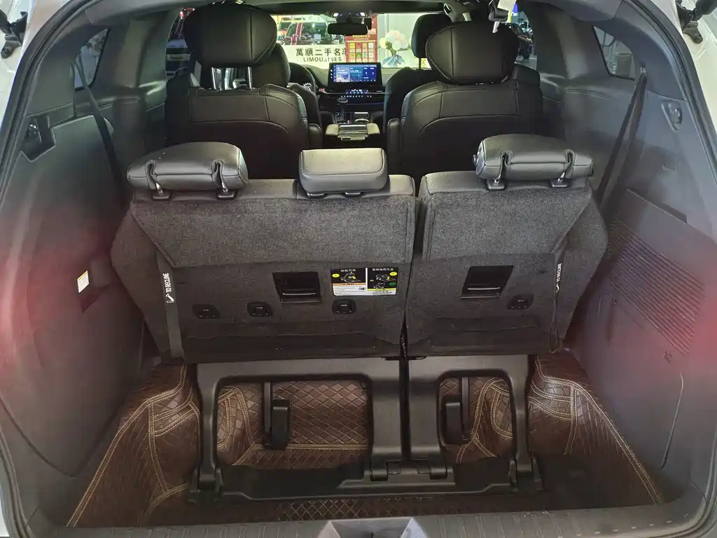 Toyota Sienna — миниатюра 17