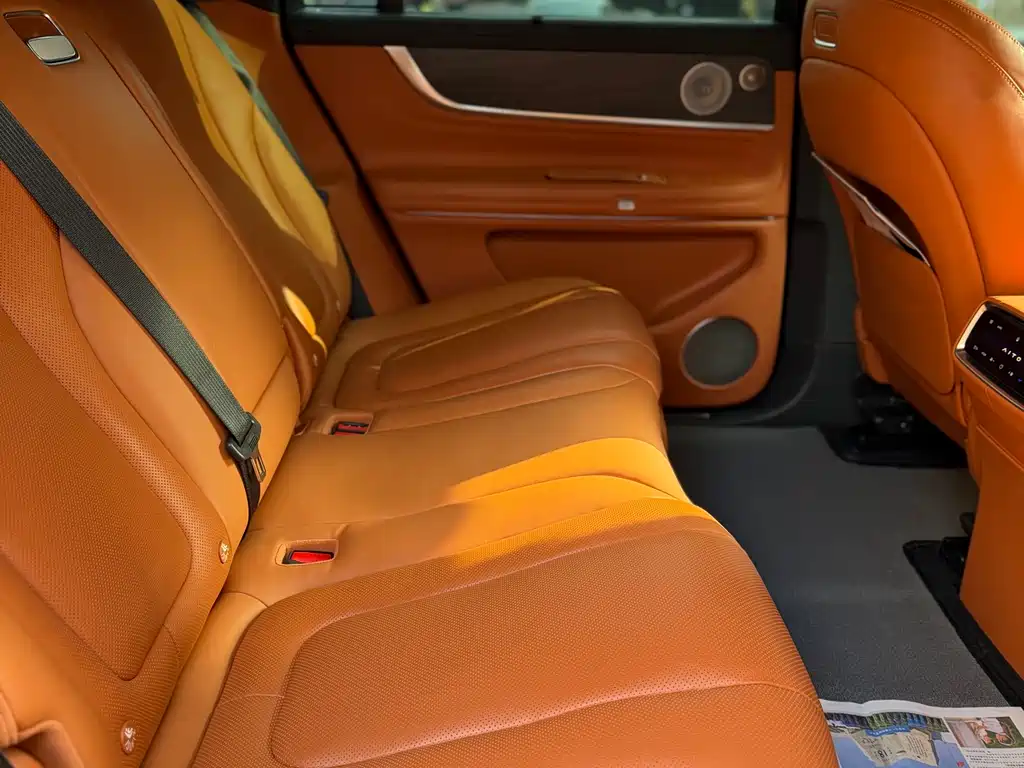 AITO ASK THE WORLD M9