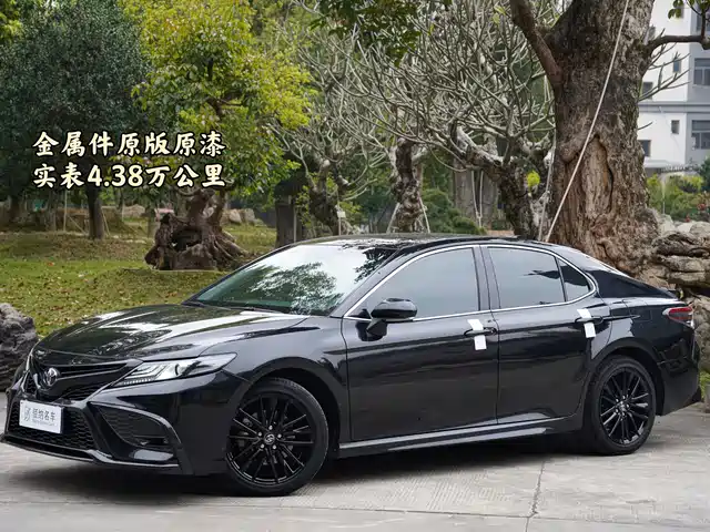 TOYOTA CAMRY