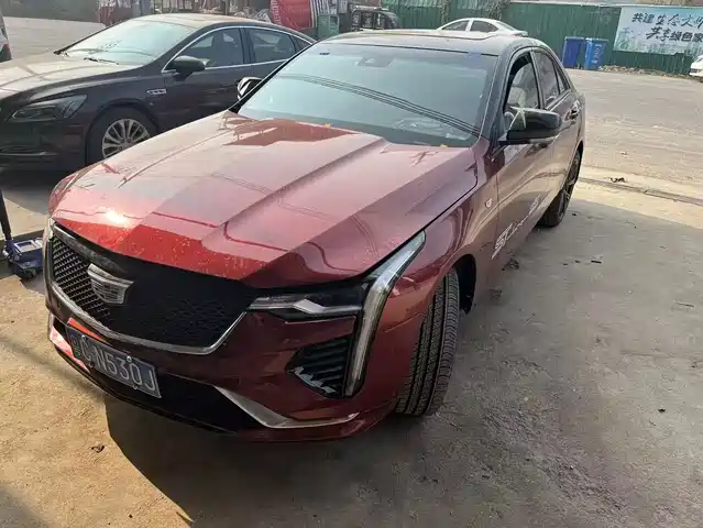 CADILLAC CT4