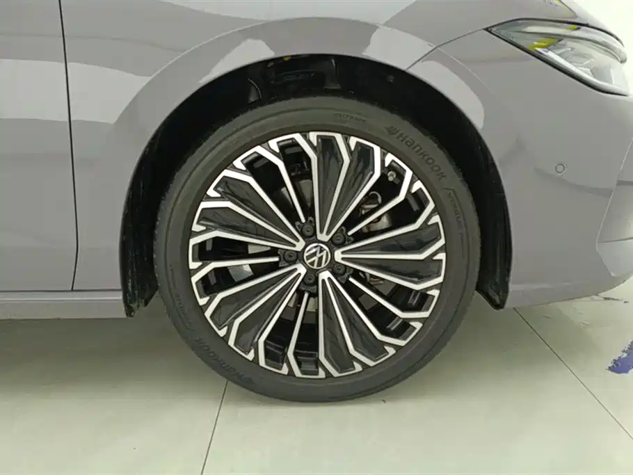 Volkswagen Passat 2025 Pro 380TSI