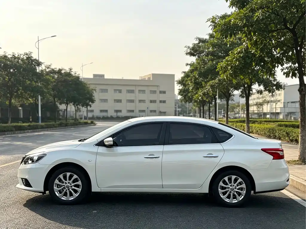 Nissan Sylphy — миниатюра 8