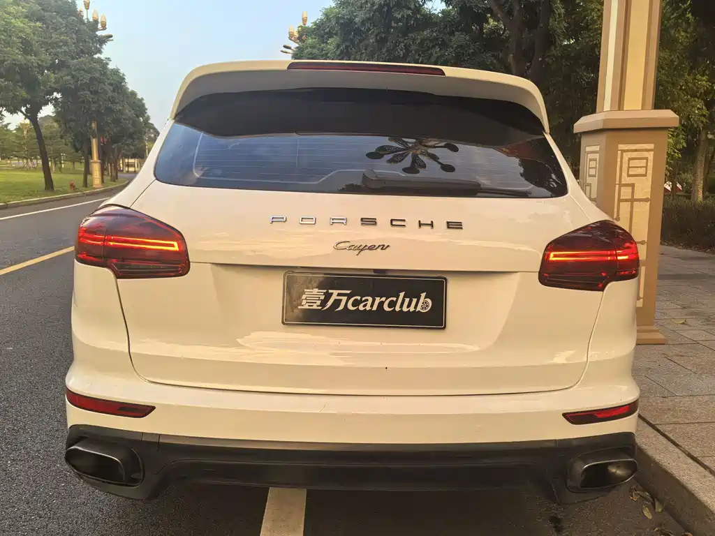 Porsche Cayenne — миниатюра 8