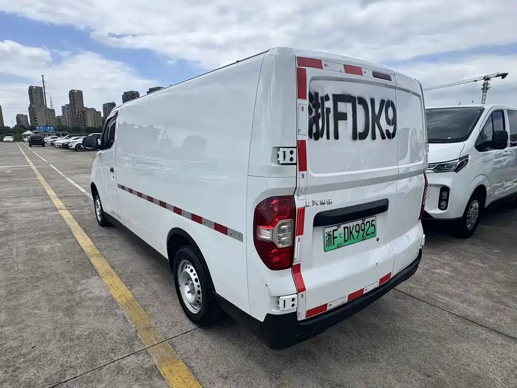 MAXUS EV30 — миниатюра 7