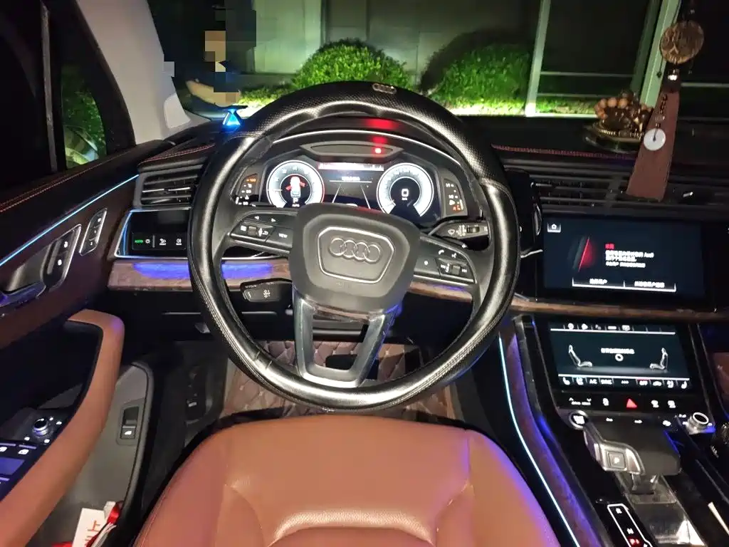 Audi Q7 — миниатюра 11