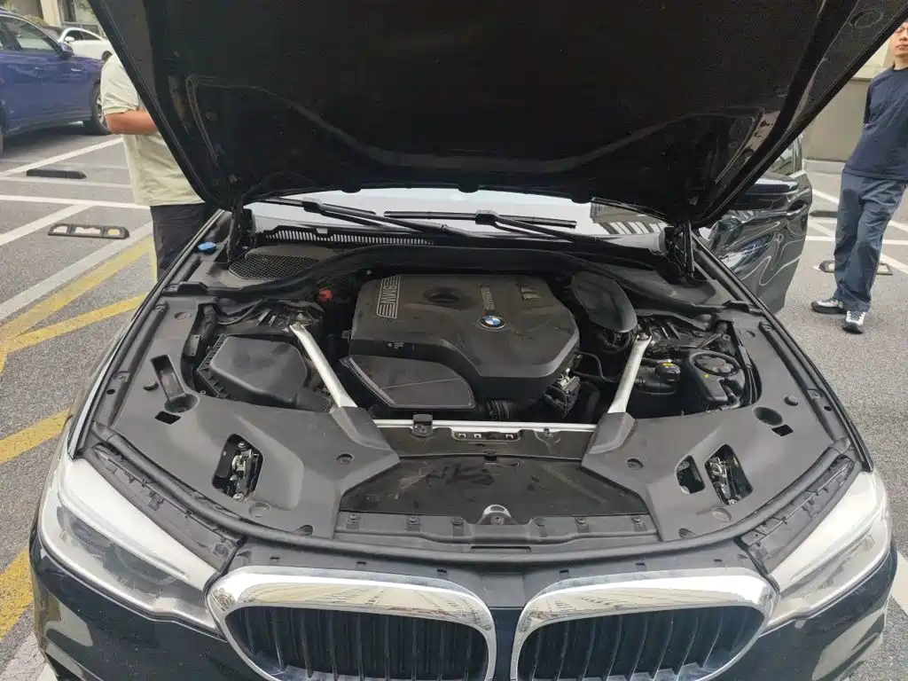 BMW 5 Series — миниатюра 16