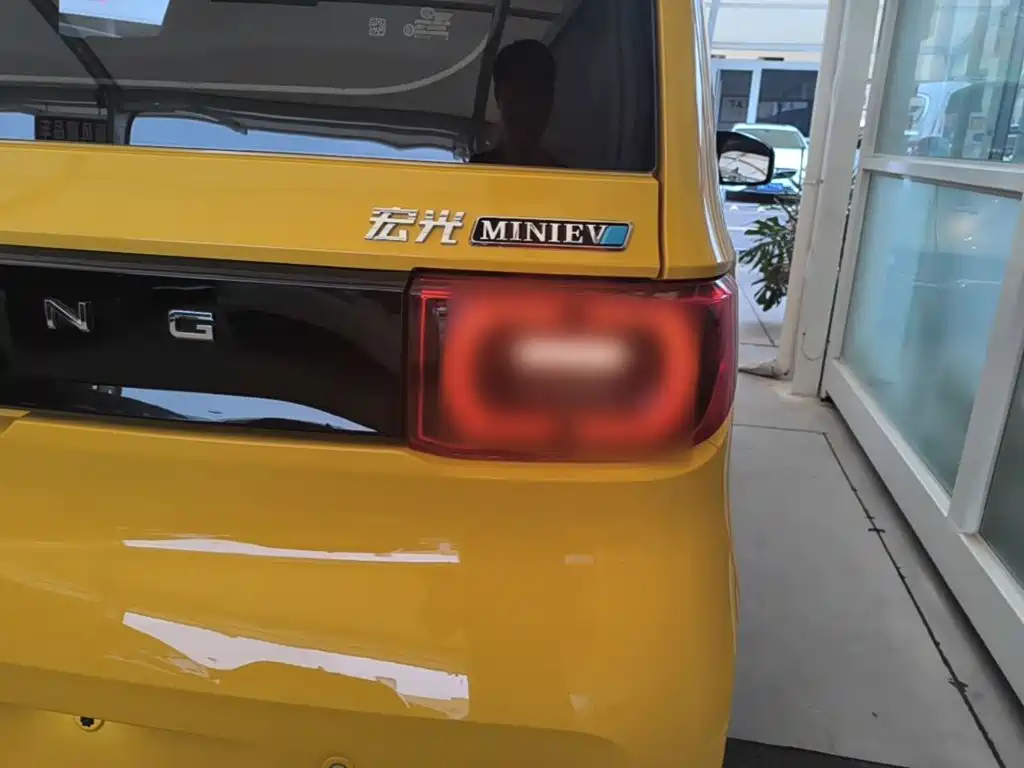 Wuling MINIEV — миниатюра 8