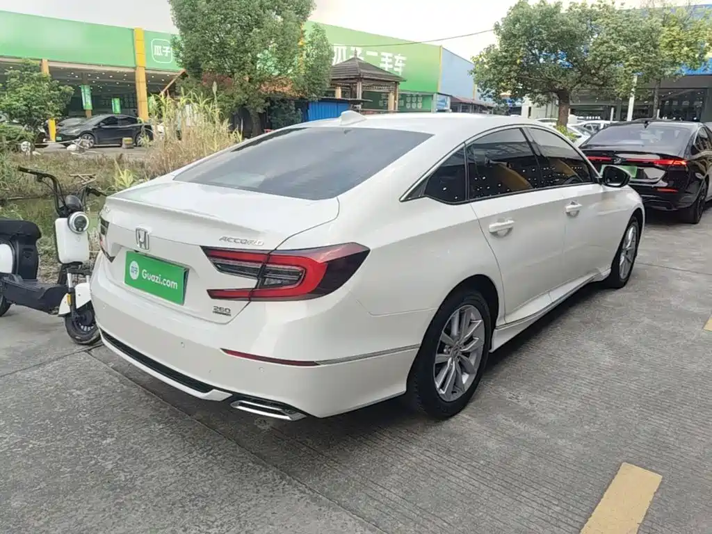 Honda Accord — миниатюра 7