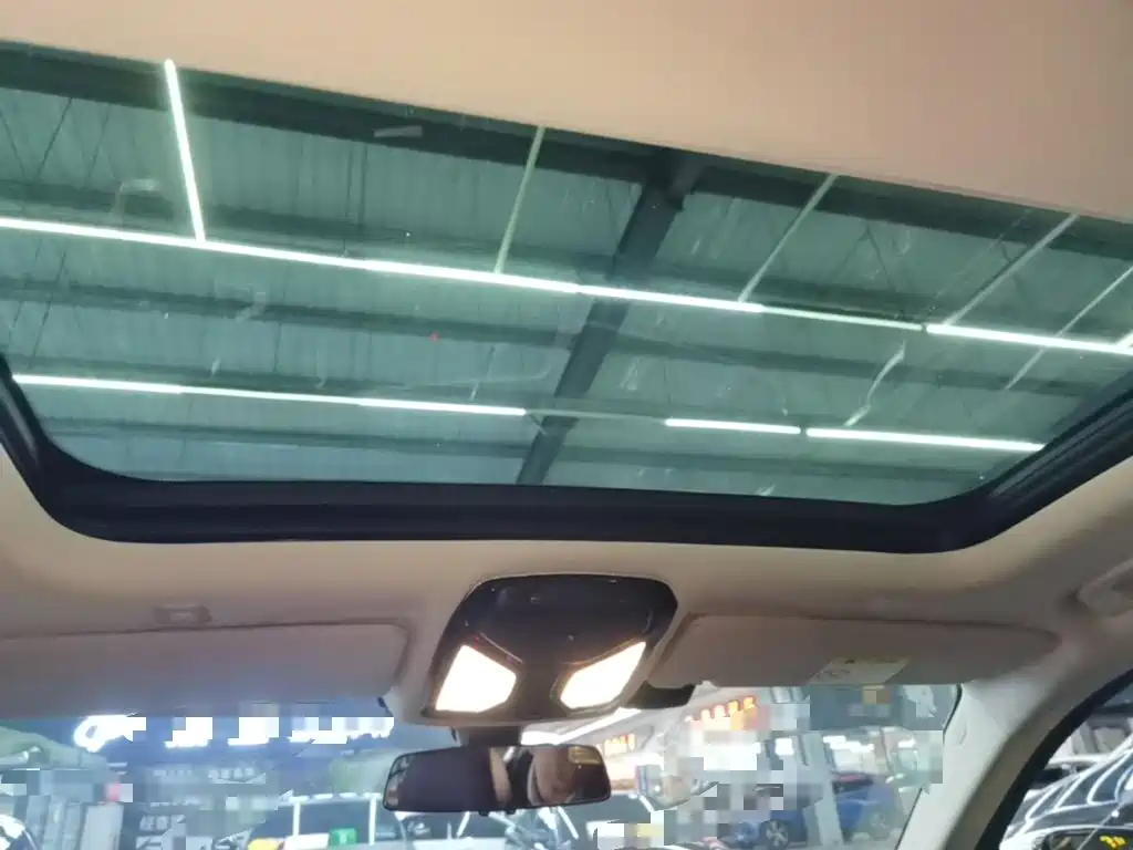 BMW 5 Series New Energy — миниатюра 18