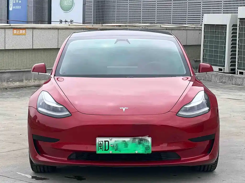 Tesla Model 3 — миниатюра 2