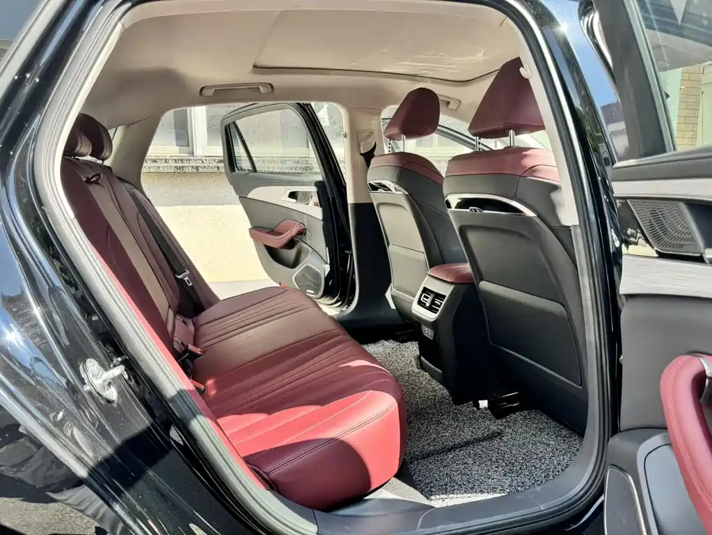 Hongqi Hongqi H5 — миниатюра 9