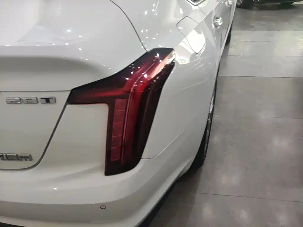 Cadillac CT5 — миниатюра 8