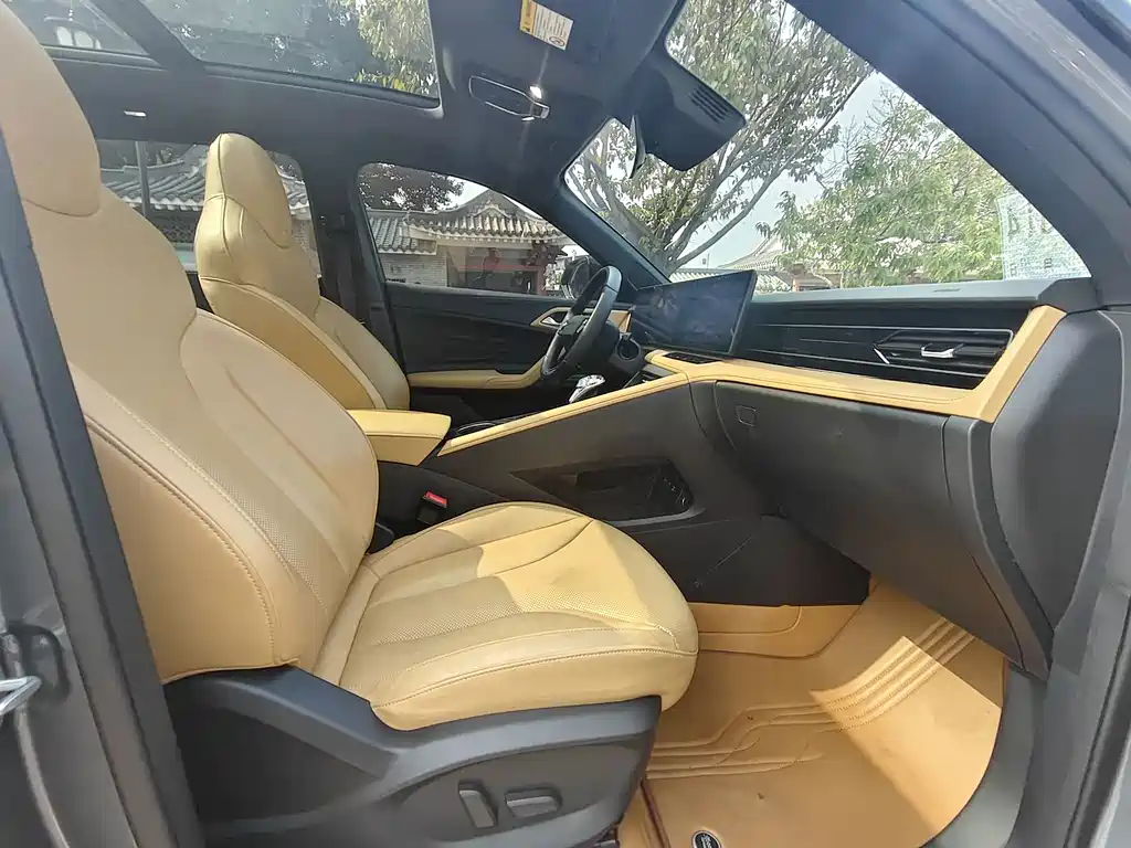 ROEWE RX5 NEW ENERGY