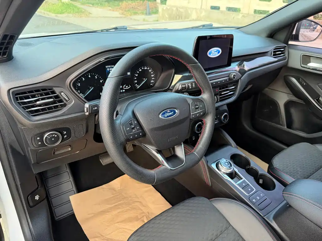 Ford Focus — миниатюра 10
