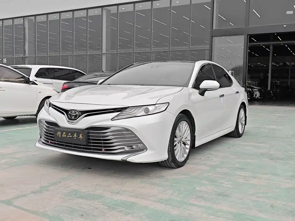 Купить Toyota Camry