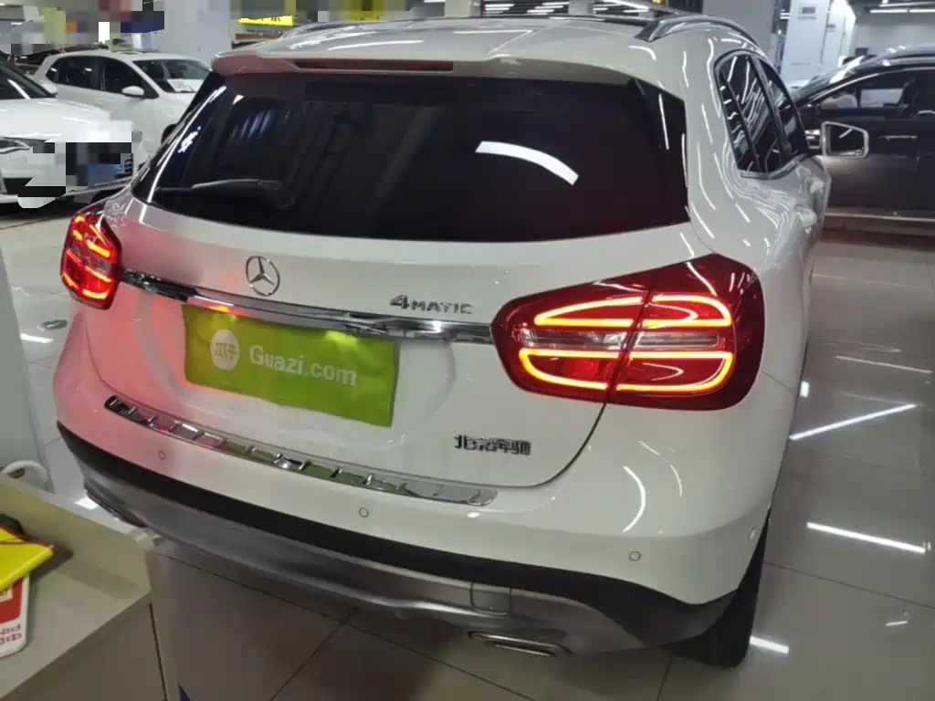 Mercedes-Benz GLA — миниатюра 6