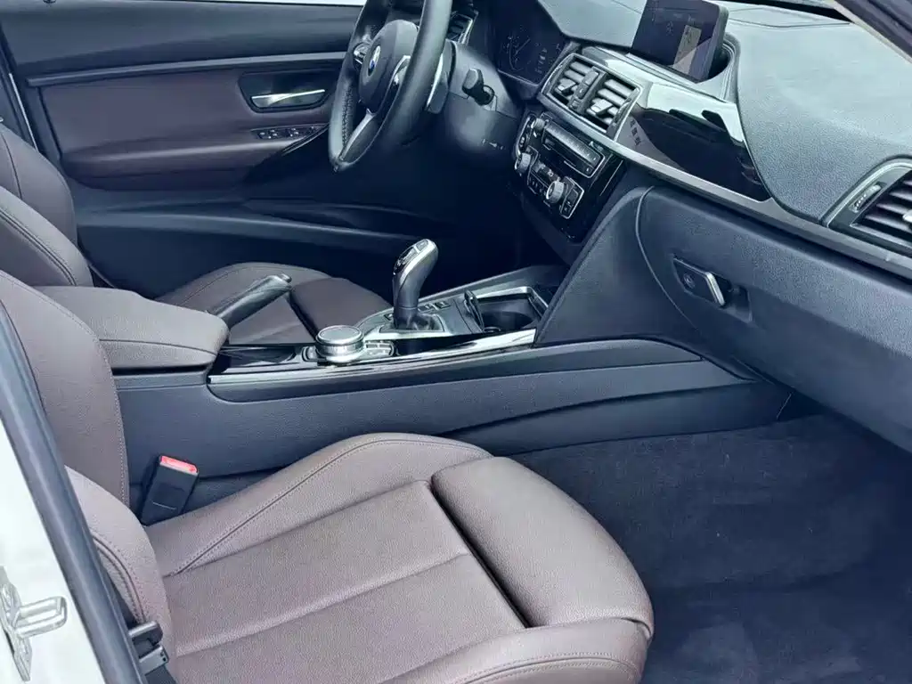 BMW 3 Series — миниатюра 11