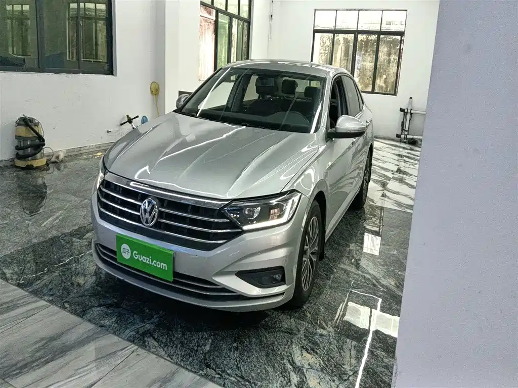 Volkswagen Sagitar 2019