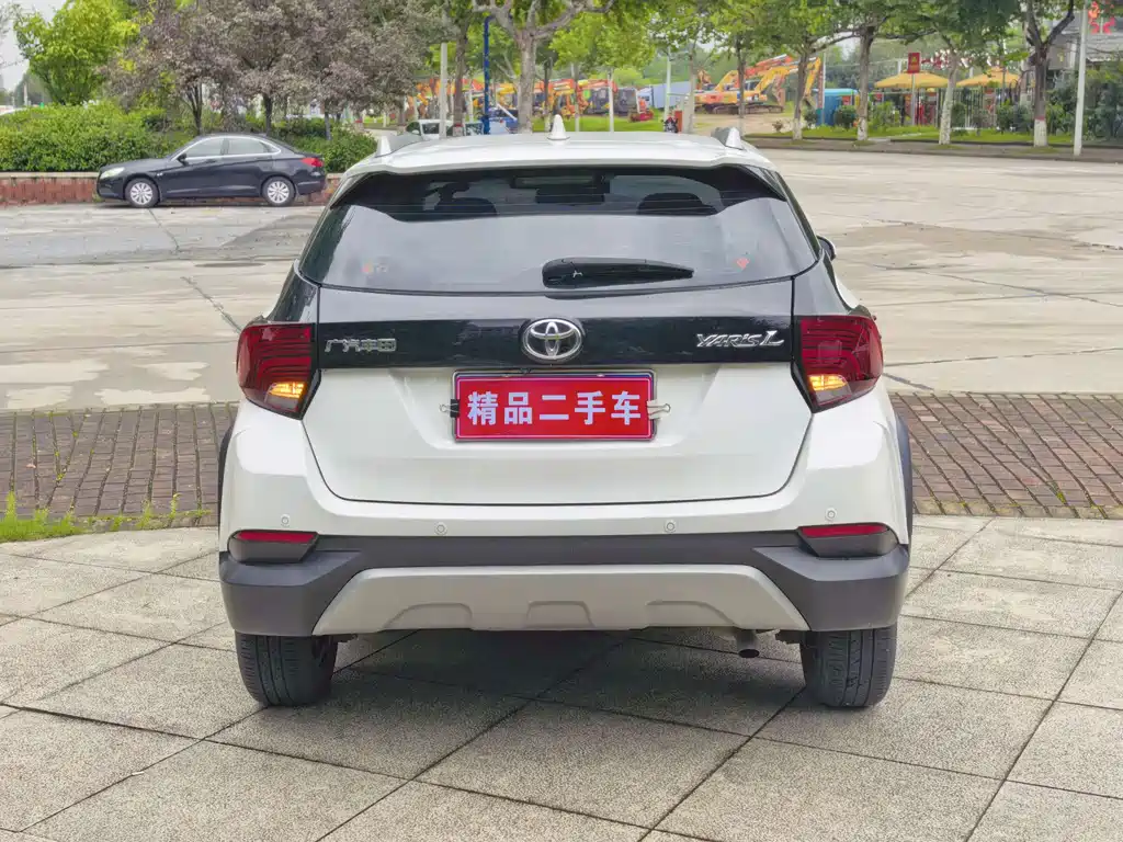 Toyota Yaris L — миниатюра 8
