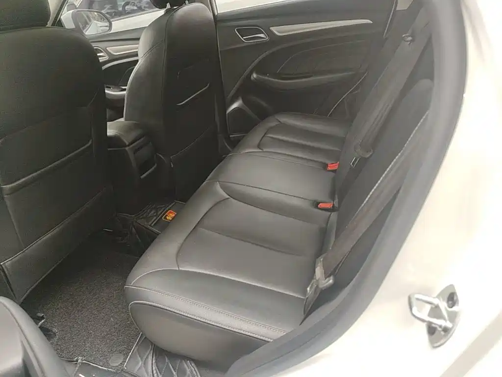 Roewe RX3 — миниатюра 17