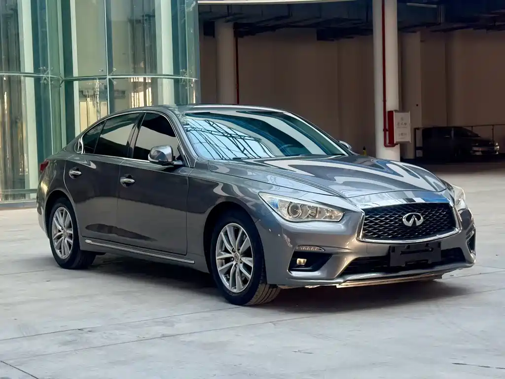 INFINITI Q50L
