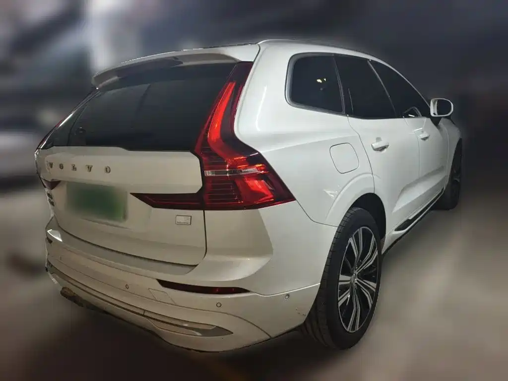 Volvo XC60 PHEV — миниатюра 4