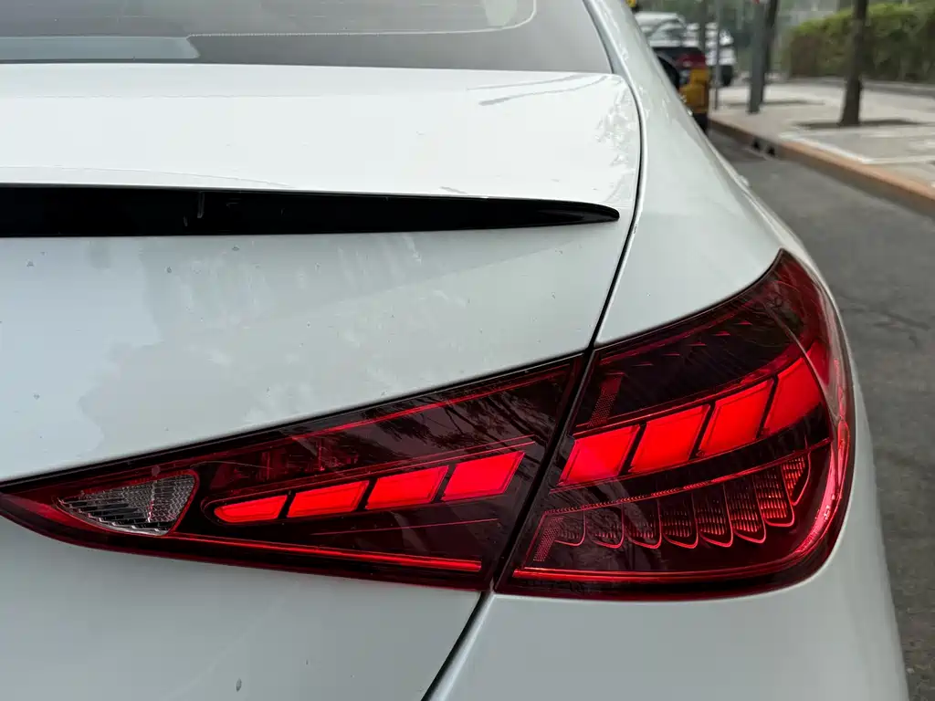 Mercedes-Benz C-Class — миниатюра 5