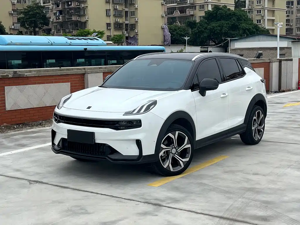 Купить Lynk & Co 06