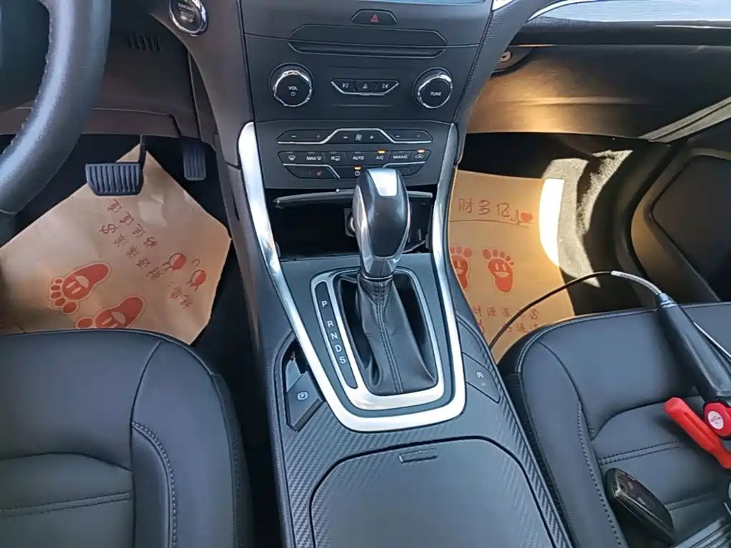 Ford Edge — миниатюра 14