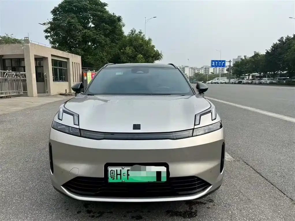 Lynk & Co 08 EM-P 2023 220km Halo