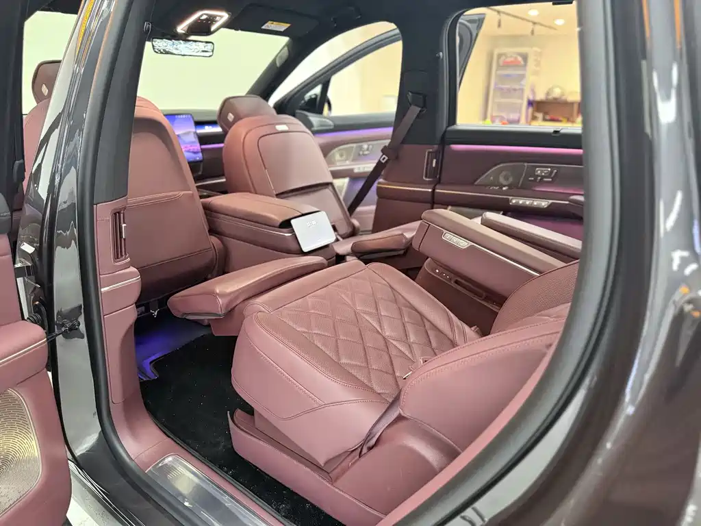 NIO ES8 2026 мест Executive