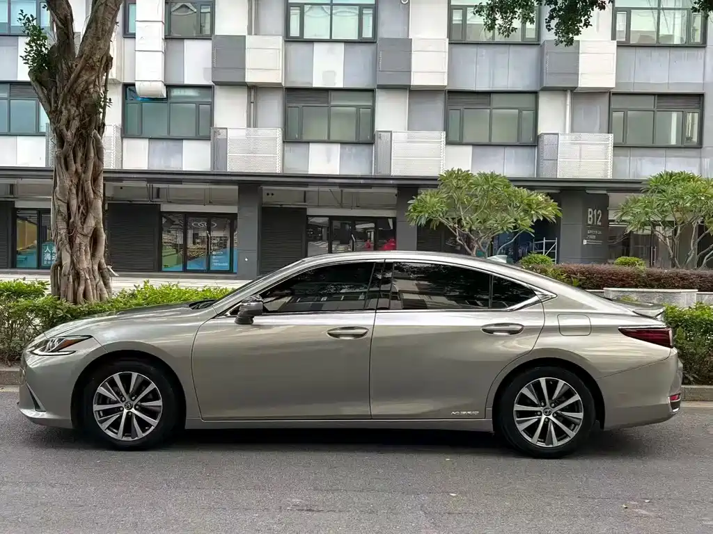 Lexus ES — миниатюра 4