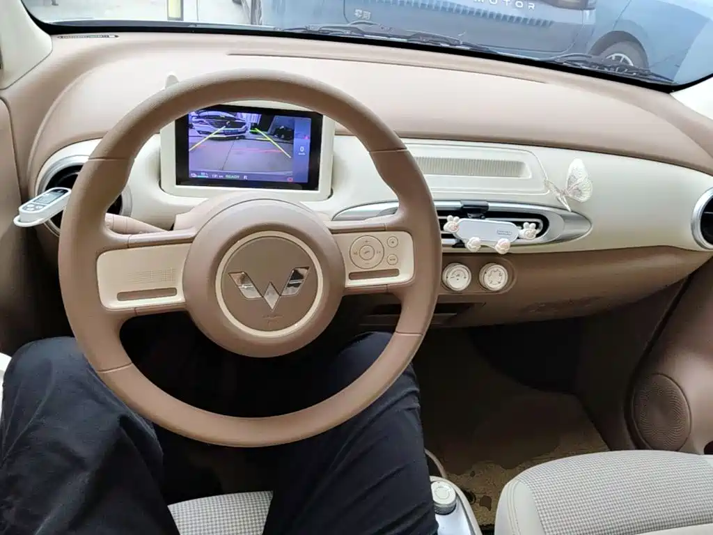 Wuling MINIEV — миниатюра 10