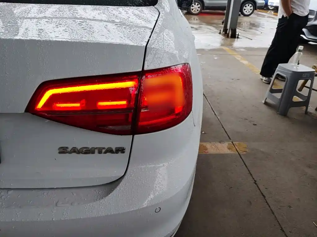 Volkswagen Sagitar — миниатюра 8