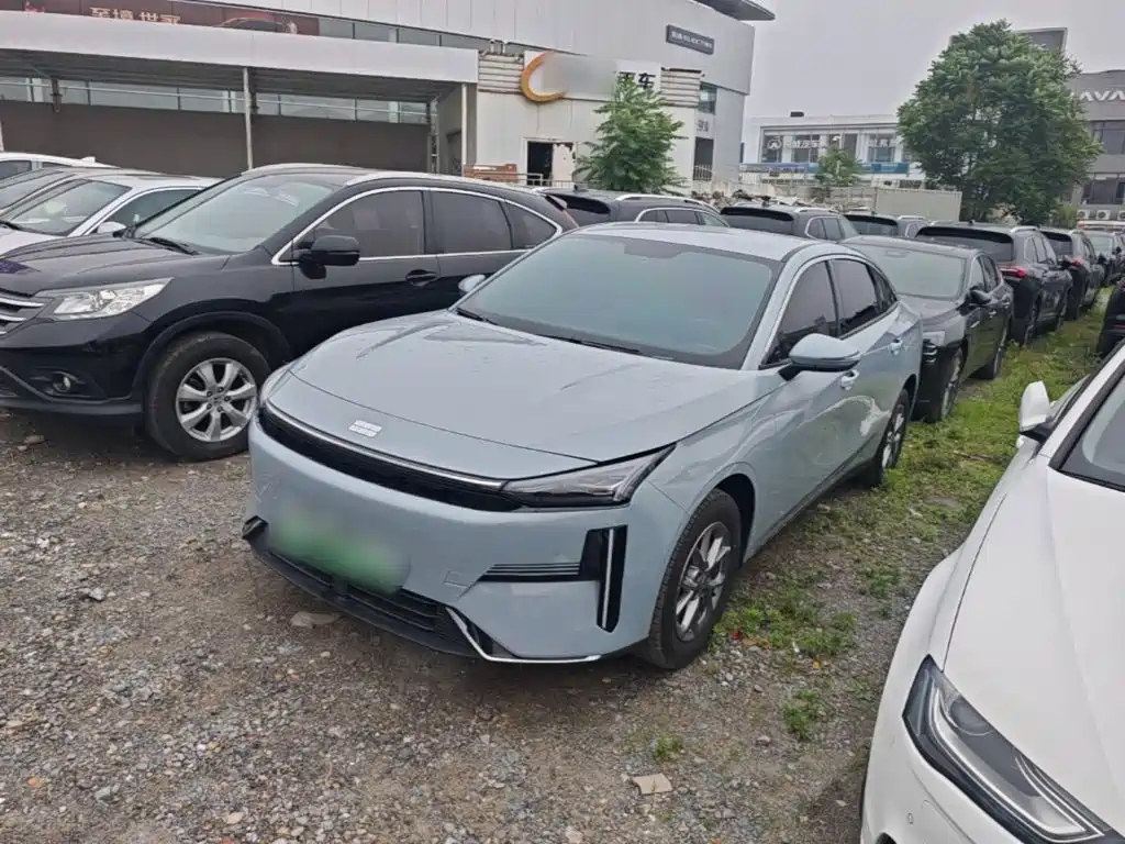 Geely Galaxy L6 2025 EM-i 60km Set Sail Edition