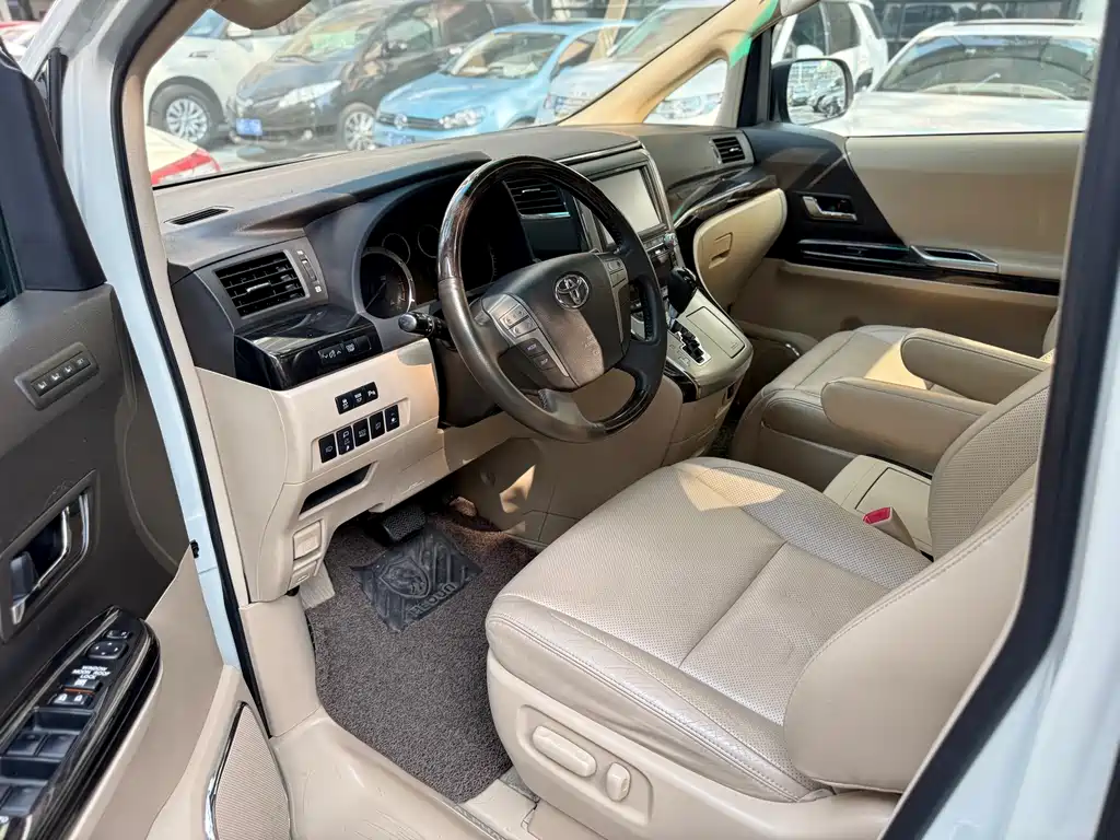 Toyota Alphard 2012 3.5L Luxury
