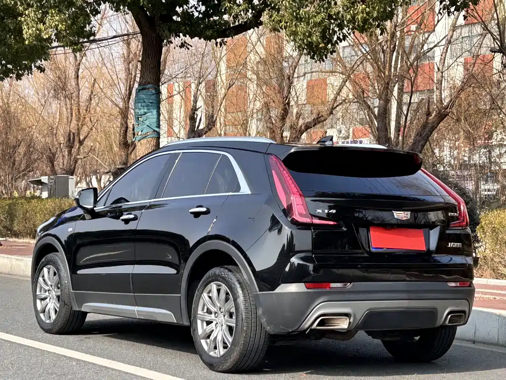 CADILLAC XT4