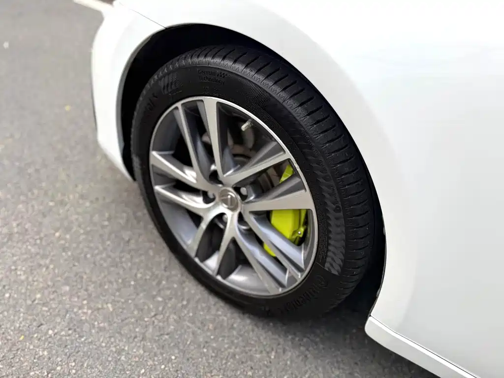 Lexus IS — миниатюра 21