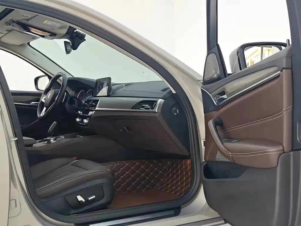 BMW 5 Series — миниатюра 14