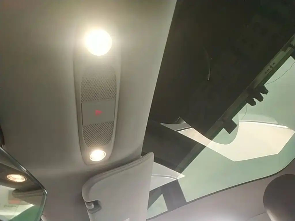 Tesla Model 3 — миниатюра 18