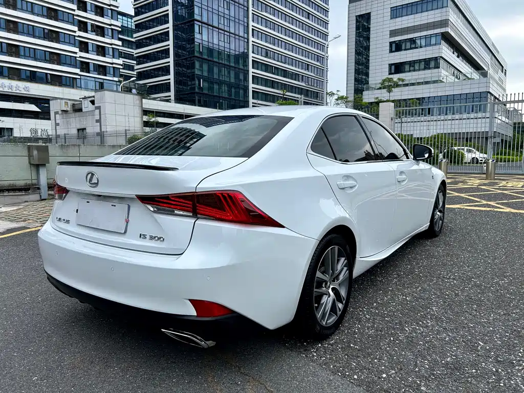 Lexus IS — миниатюра 18