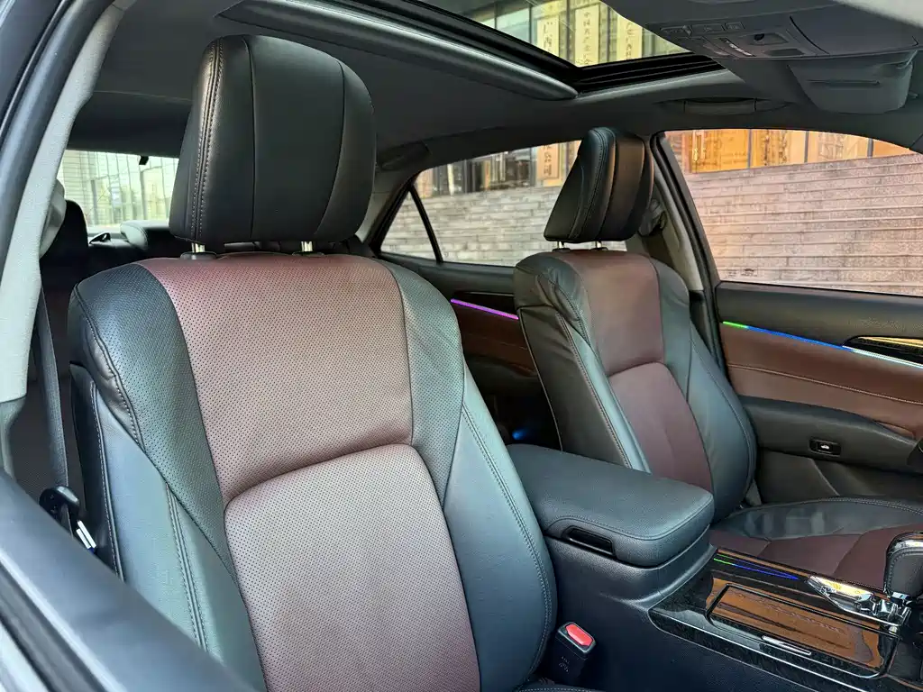 Toyota Crown — миниатюра 12