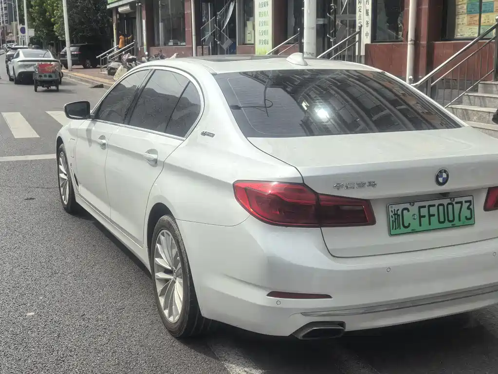 BMW 5 Series New Energy — миниатюра 6