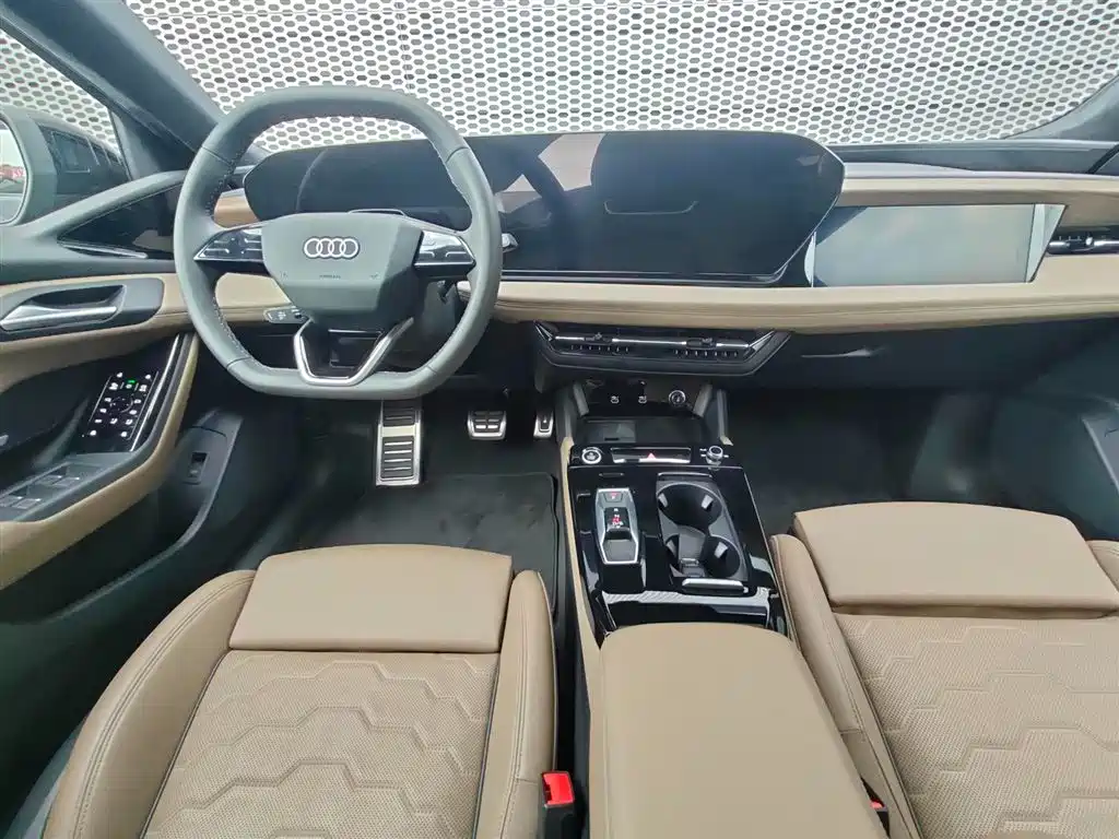 Audi A6L e-tron — миниатюра 6