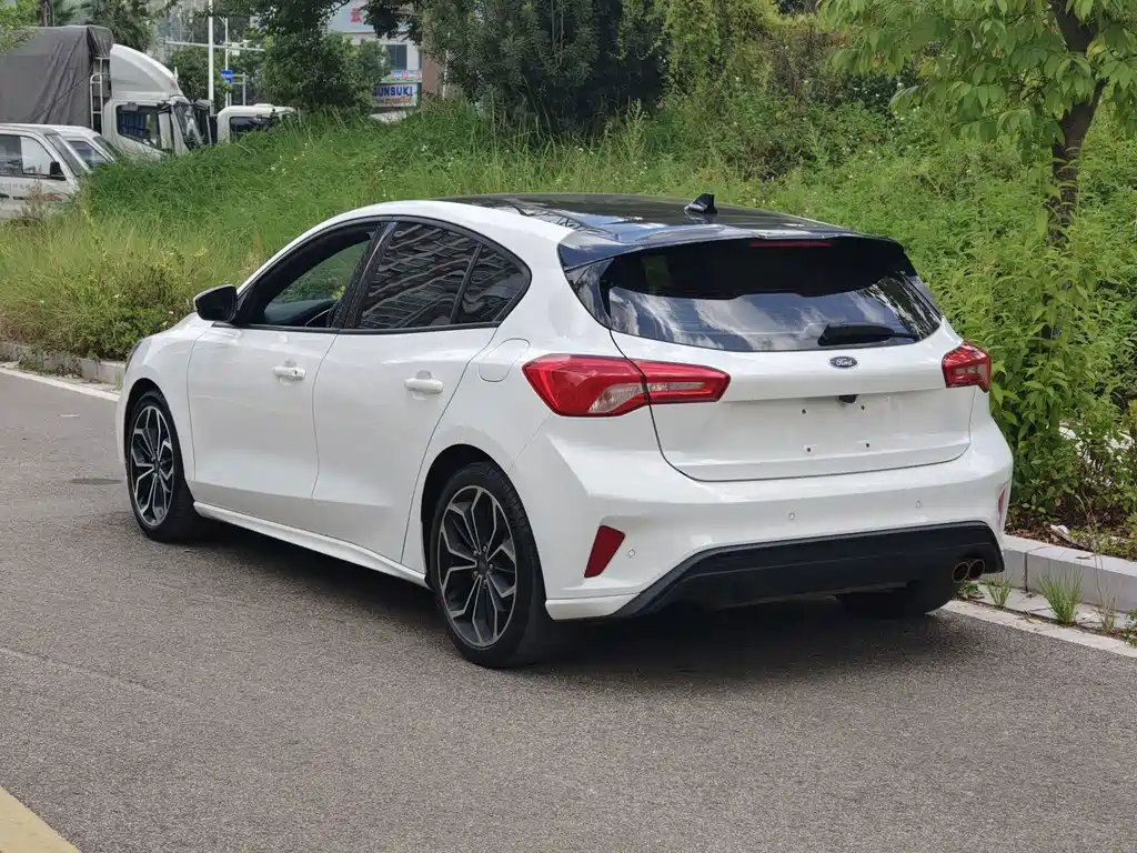 Ford Focus — миниатюра 7