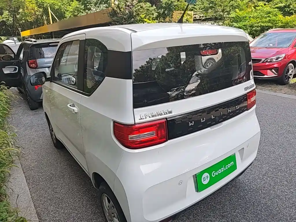 Wuling MINIEV — миниатюра 5